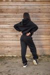 Miękkie spodnie dresowe z haftem dla Koniary - COZY - Black
