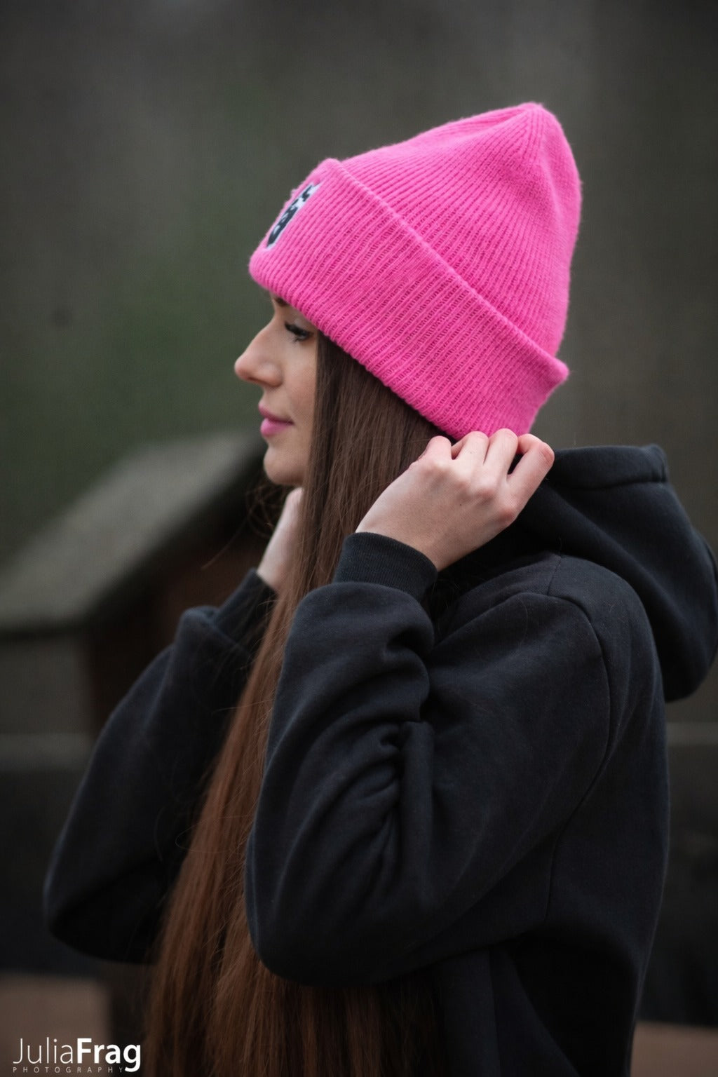 Miękka czapka zimowa z haftem Onesize - SAMIRA - True Pink