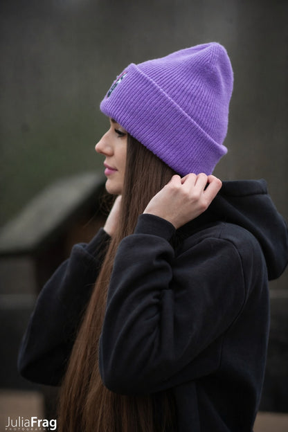 Miękka czapka zimowa z haftem Onesize - SAMIRA - Violet