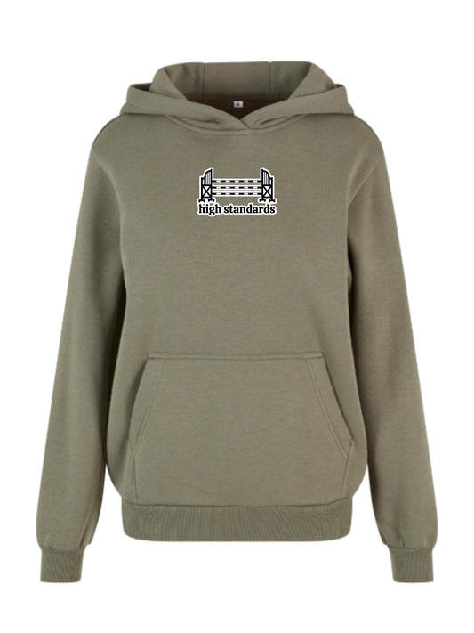 Miękka bluza z haftem "HIGH STANDARDS" dla Koniary Oversize - COZY - Pale Olive