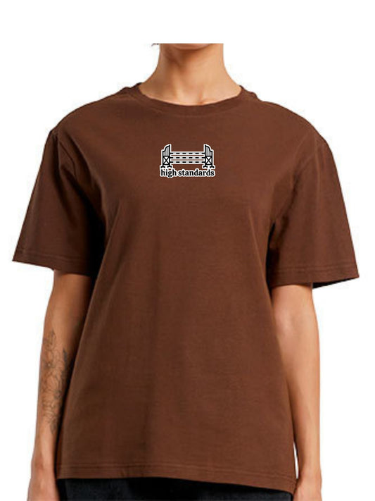 Bawełniana koszulka dla Koniary z haftem "HIGH STANDARDS” Oversize - HORSEY - Chocolate Brown
